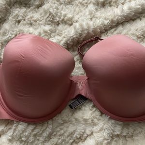 Victoria’s Secret 38dd bra. Never worn